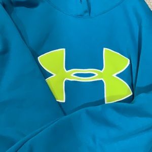 Under armour sweatshirt